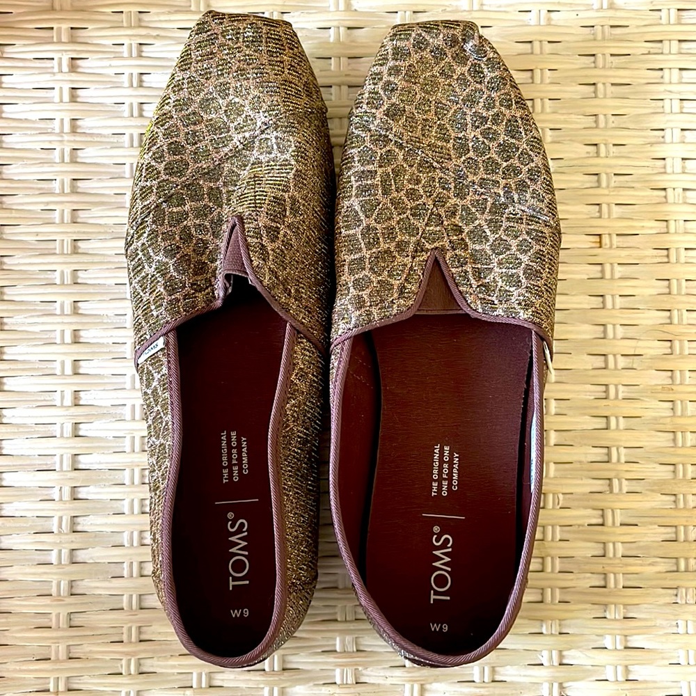 TOMS shoes